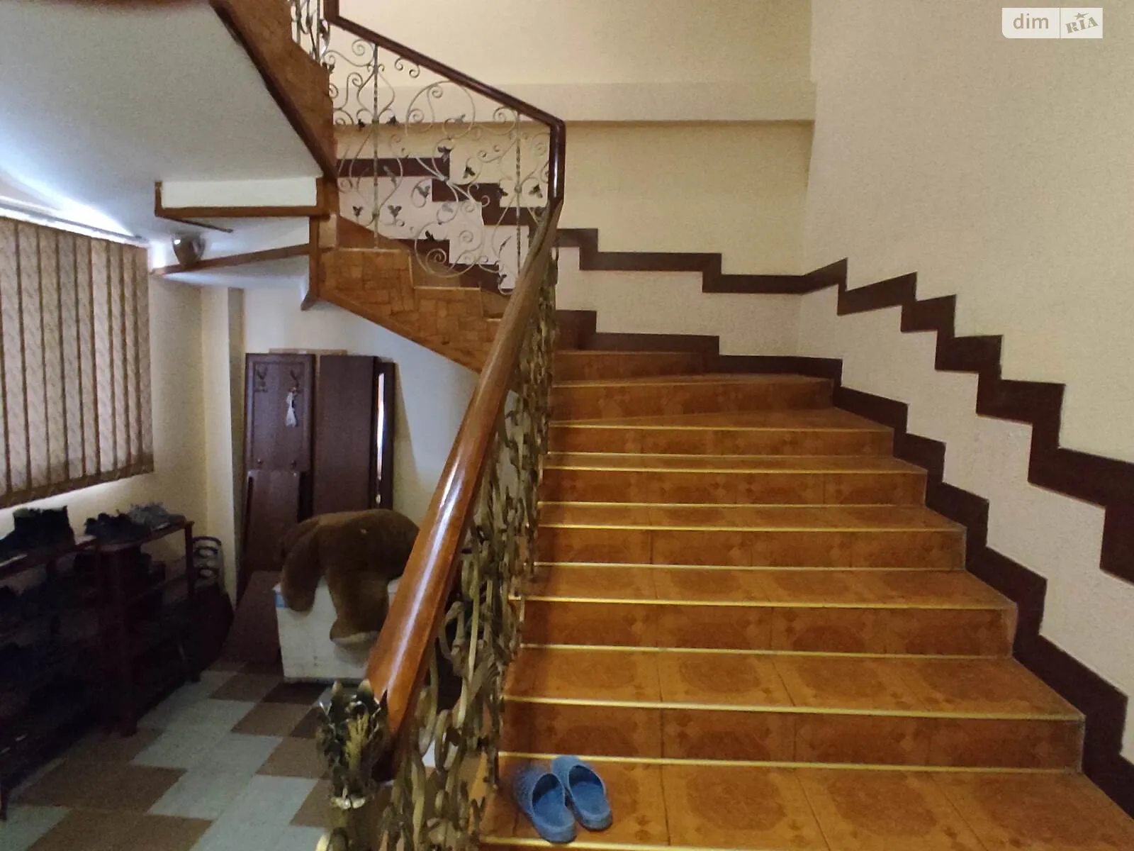 Продается дом на 3 этажа 1356.7 кв. м с садом, цена: 500000 $ - фото 1