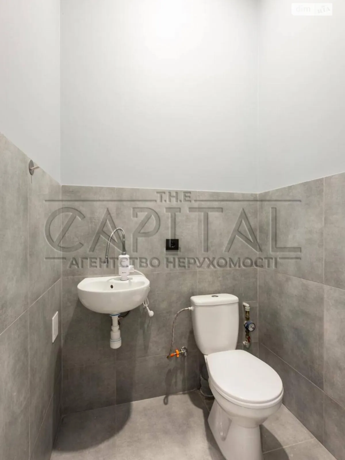 Продается офис 48.3 кв. м в бизнес-центре, цена: 250000 $ - фото 1