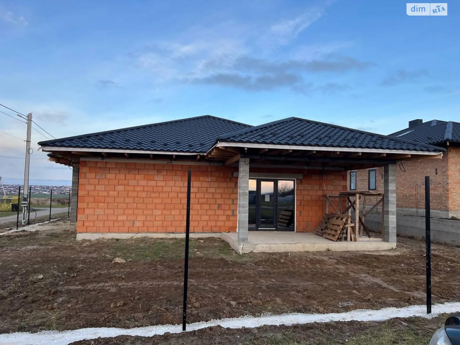 Продается одноэтажный дом 130 кв. м с балконом, цена: 105000 $ - фото 1