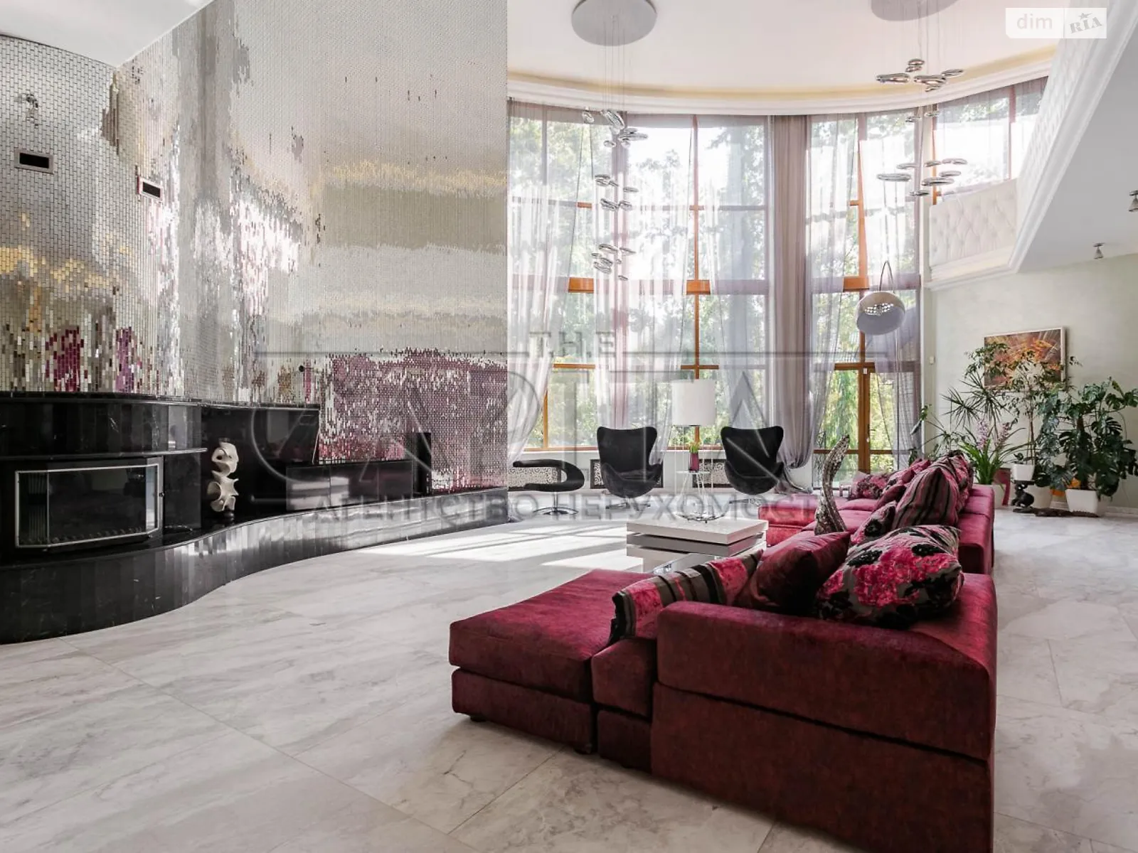 Сдается в аренду дом на 2 этажа 805.2 кв. м с баней/сауной, цена: 4500 $ - фото 1