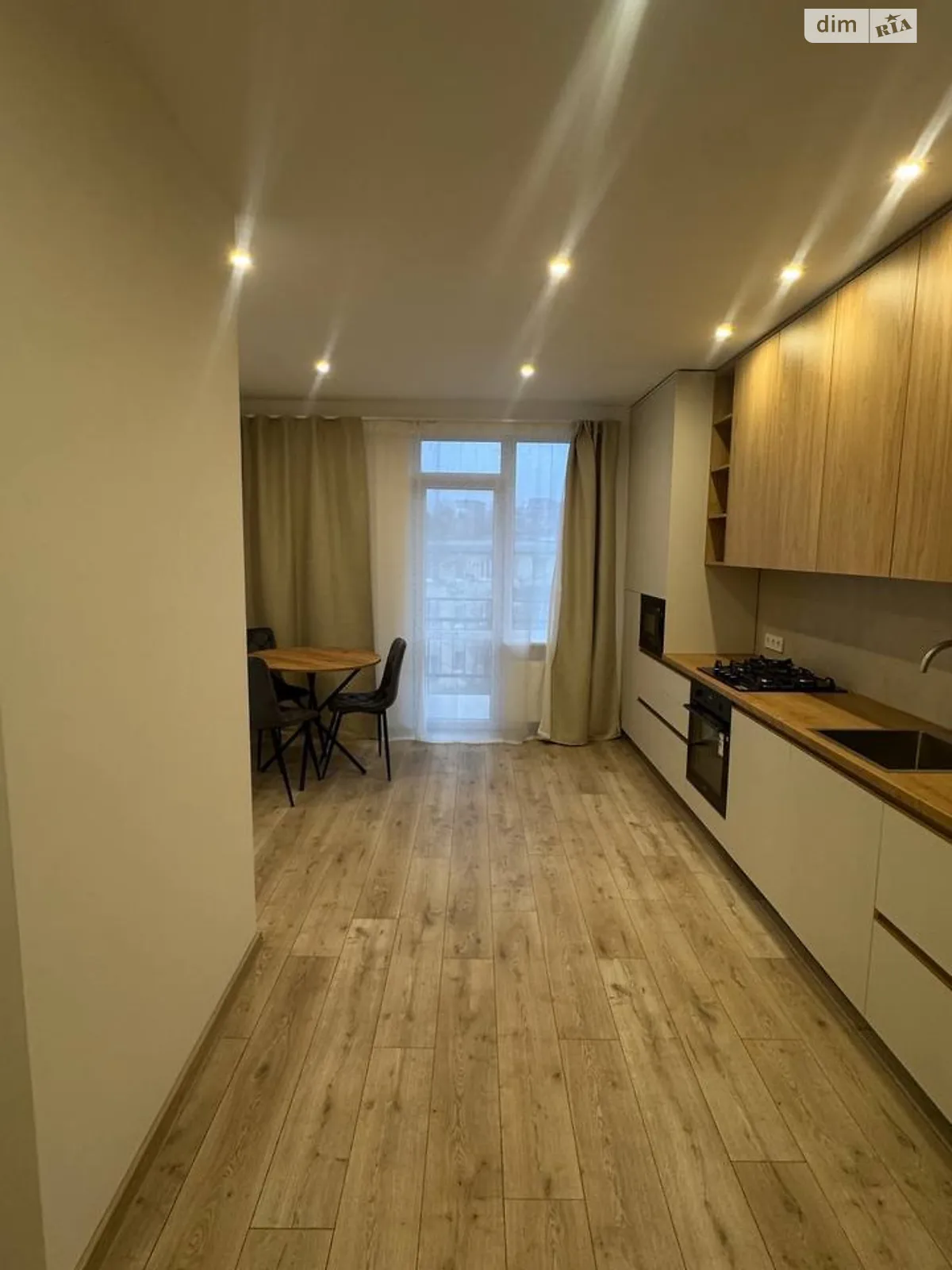 Сдается в аренду 1-комнатная квартира 50 кв. м в Львове, ул. Торфяная - фото 1