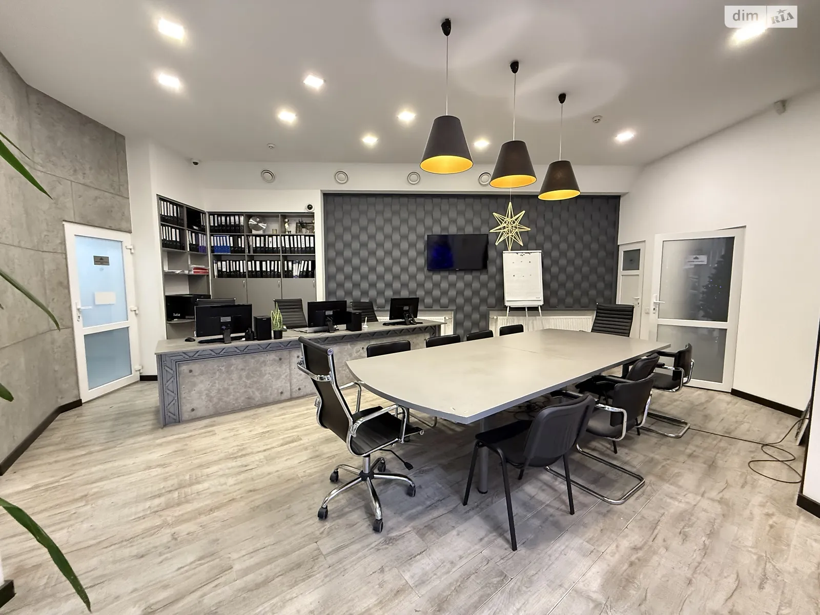 Сдается в аренду помещения свободного назначения 78.6 кв. м в 12-этажном здании, цена: 1179 $ - фото 1