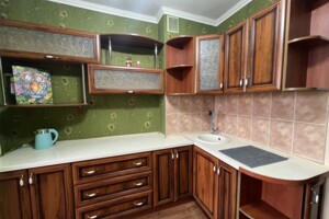 Сниму квартиру в Ржищеве долгосрочно