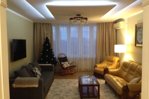 Сниму квартиру в Ржищеве долгосрочно