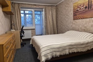 Сниму квартиру в Ржищеве долгосрочно