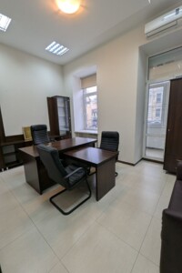 Сниму квартиру в Ржищеве долгосрочно