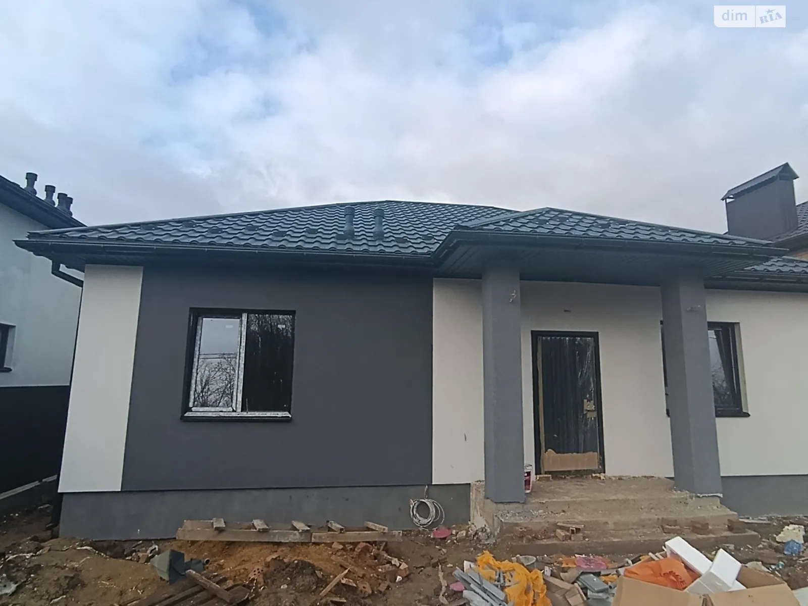 Продается одноэтажный дом 95 кв. м с гаражом, цена: 105000 $ - фото 1