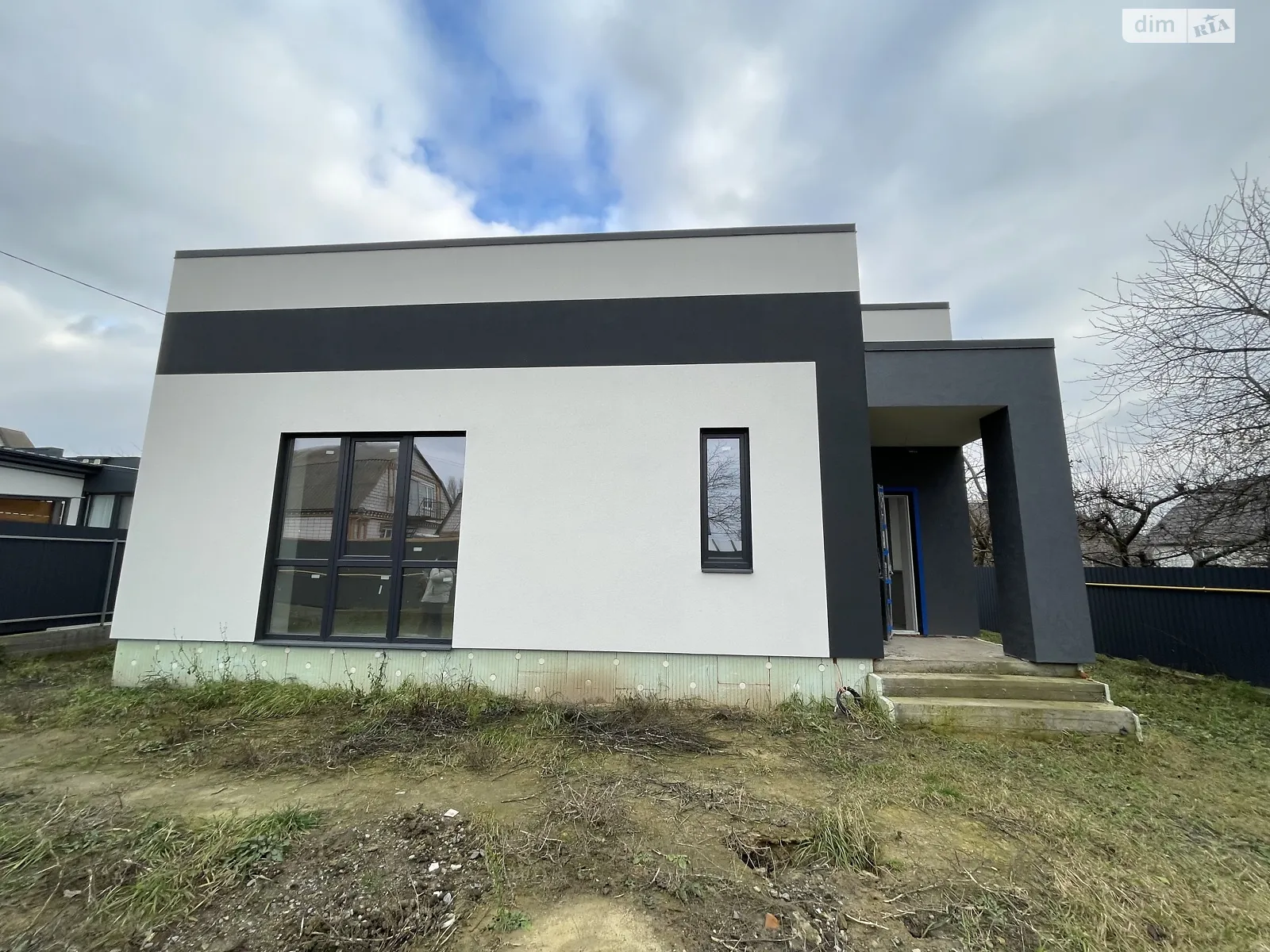 Продається одноповерховий будинок 120 кв. м з ділянкою, цена: 130000 $ - фото 1