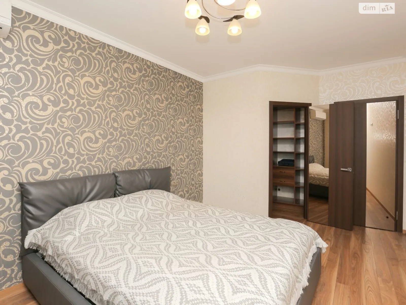 Продается 2-комнатная квартира 56.6 кв. м в Киеве, ул. Владимира Наумовича, 6 - фото 1