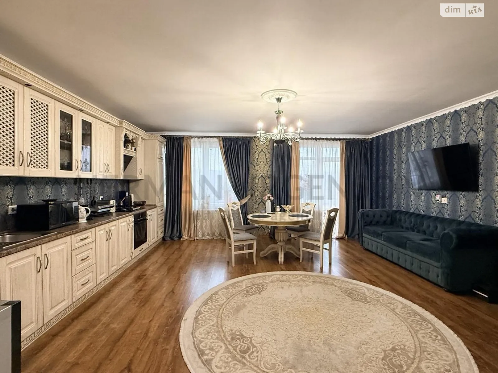 Продается 1-комнатная квартира 73.1 кв. м в Ужгороде, ул. Национальной Гвардии(Гвардейская) - фото 1