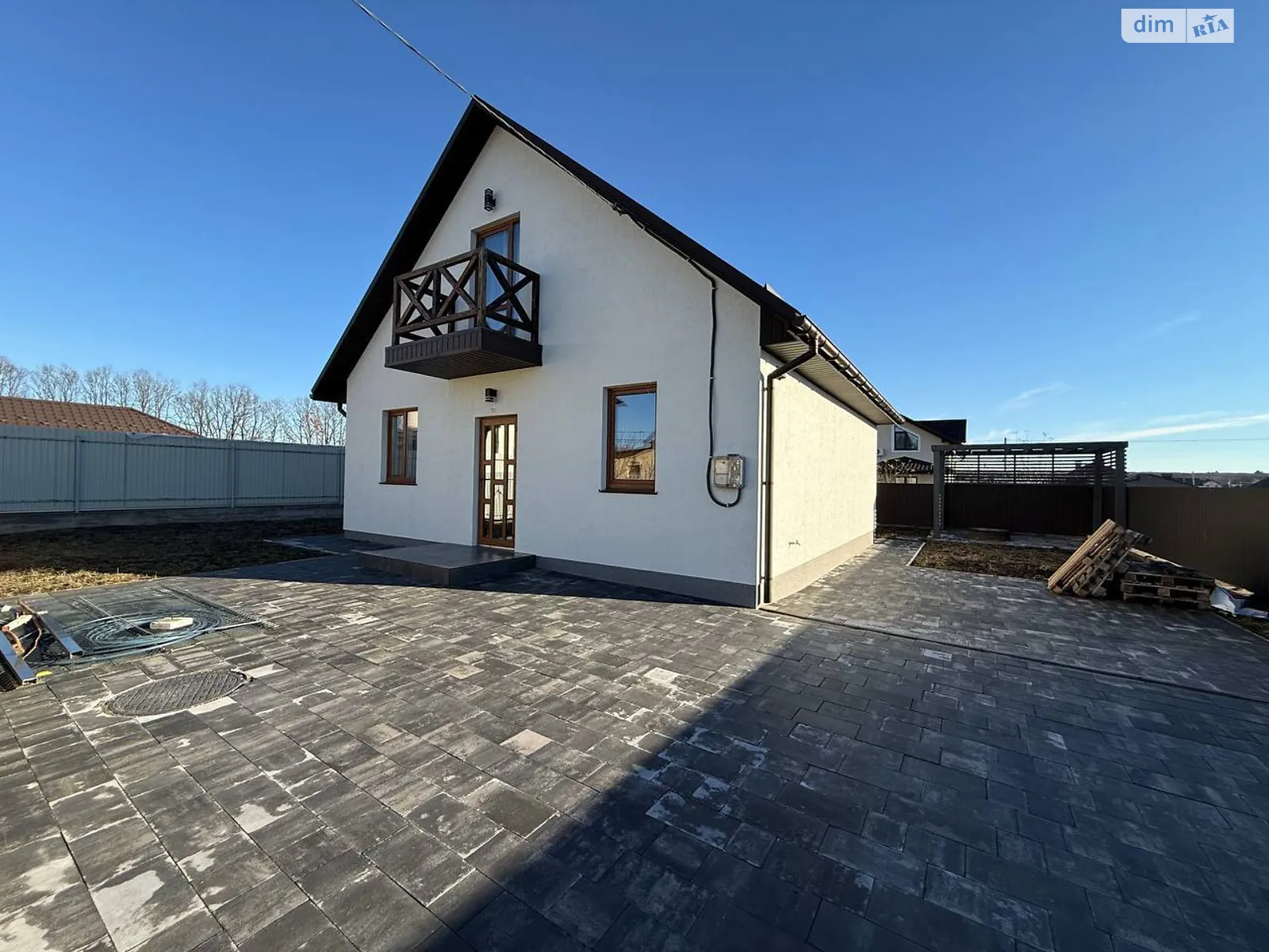 Продается дом на 2 этажа 110 кв. м с бассейном, цена: 130000 $ - фото 1