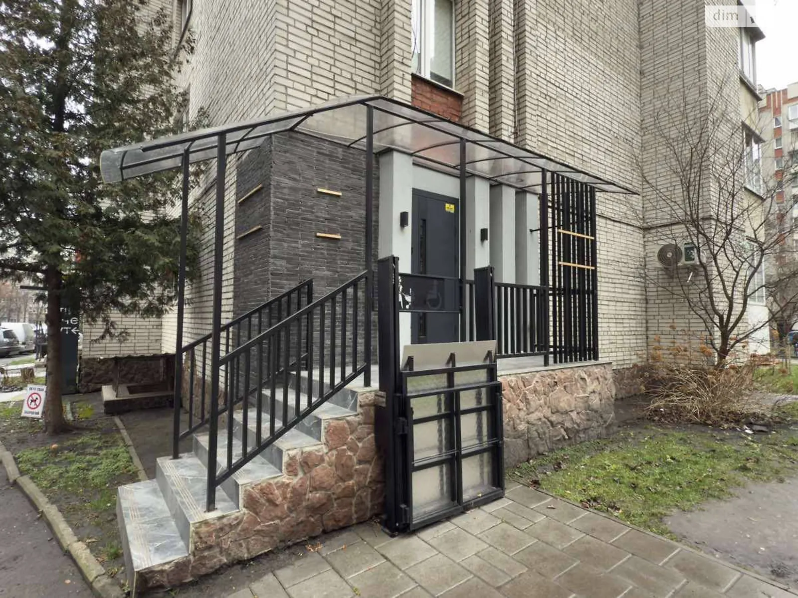 Сдается в аренду помещения свободного назначения 106 кв. м в 9-этажном здании, цена: 35000 грн - фото 1