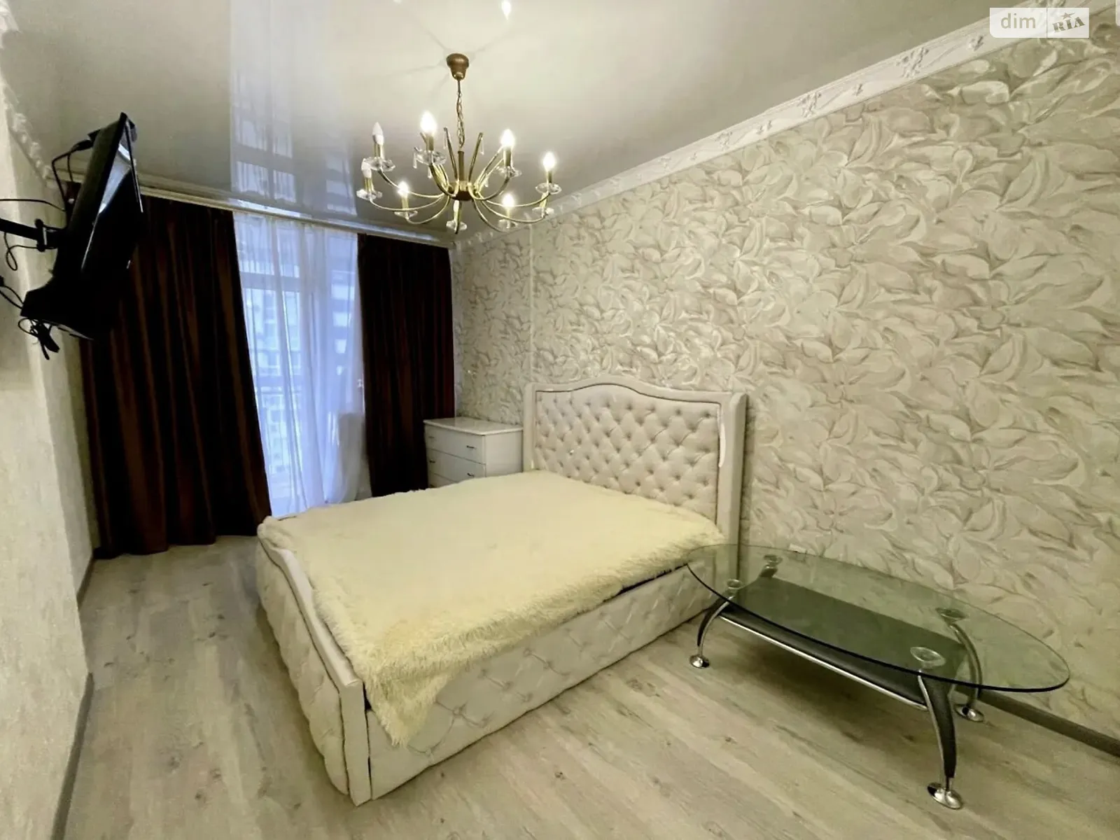 Продается 2-комнатная квартира 73 кв. м в Киеве, ул. Драгоманова, 2А - фото 1