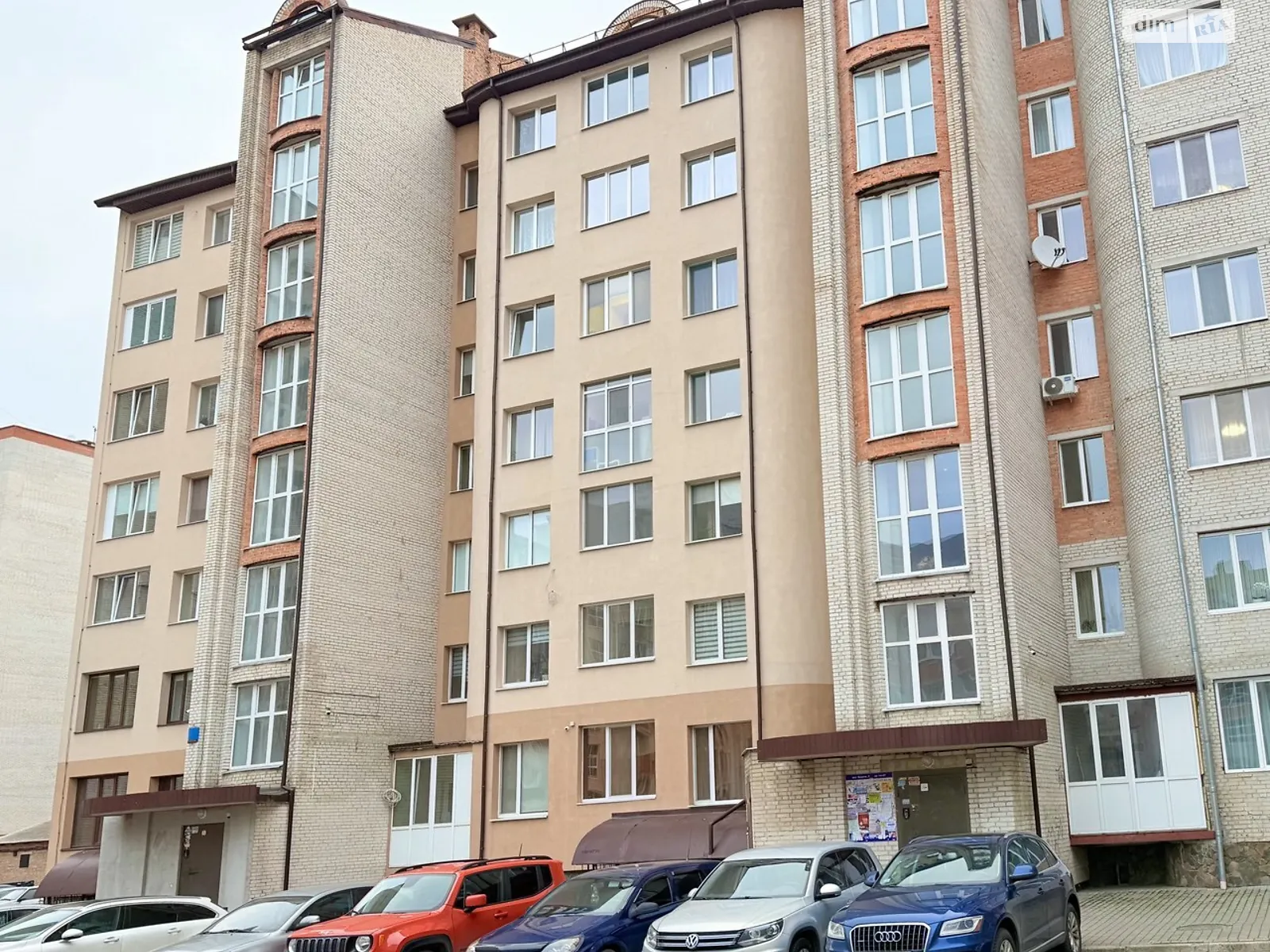 2-комнатная квартира 71 кв. м в Луцке, ул. Зацепы, 2 - фото 1