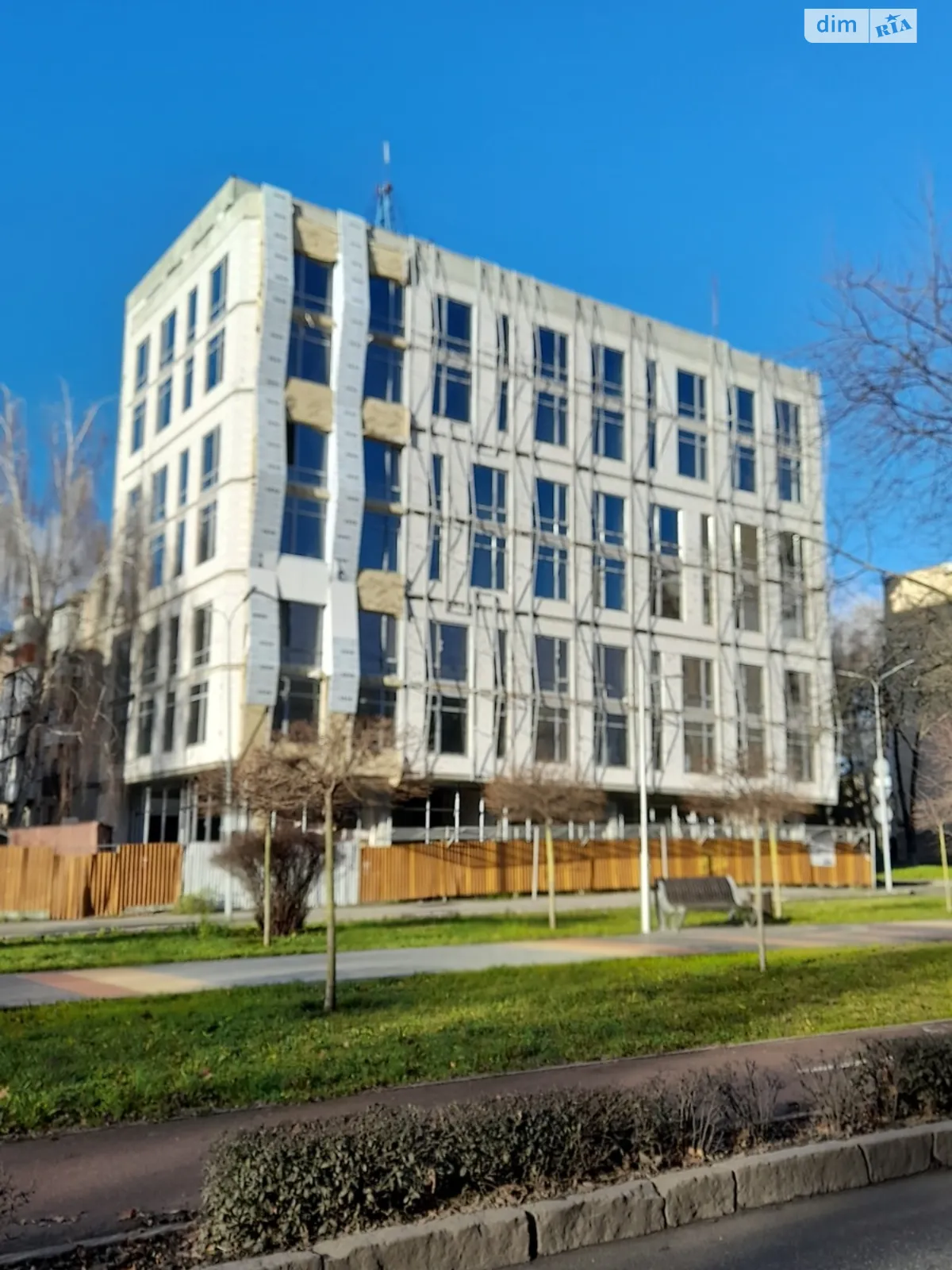 Продается 3-комнатная квартира 68.5 кв. м в Виннице, просп. Космонавтов, 76 - фото 1