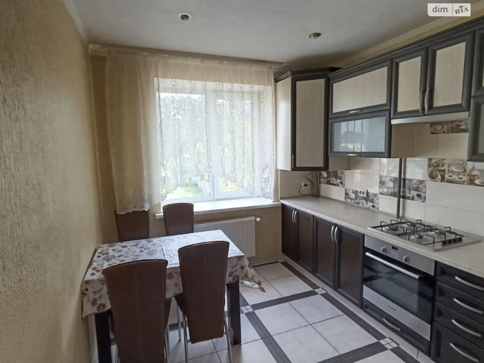 Продается 2-комнатная квартира 56.3 кв. м в Ивано-Франковске, ул. Галицкая - фото 1