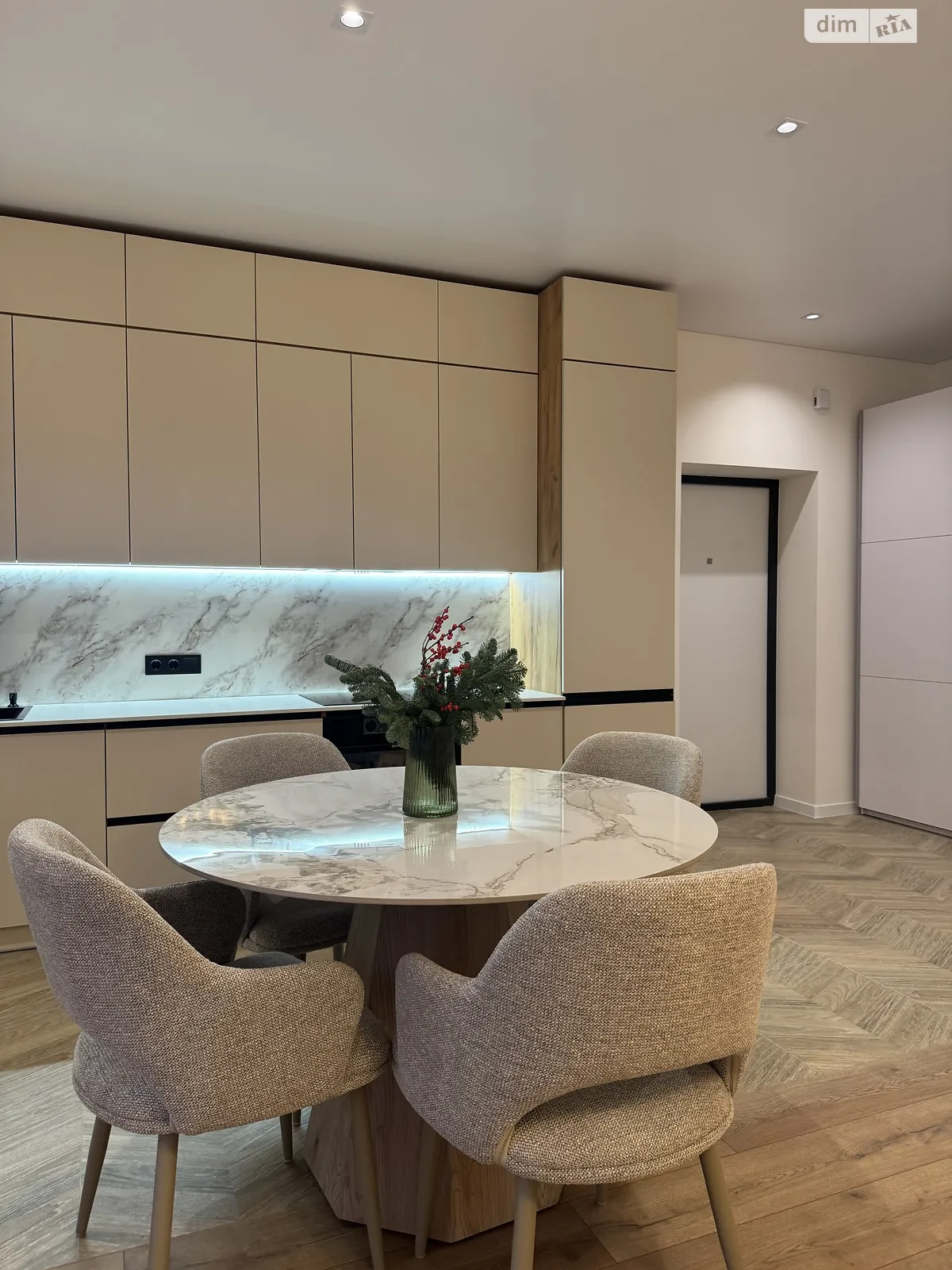 Продается 2-комнатная квартира 64 кв. м в Минае, ул. Августина Волошина, 24 - фото 1