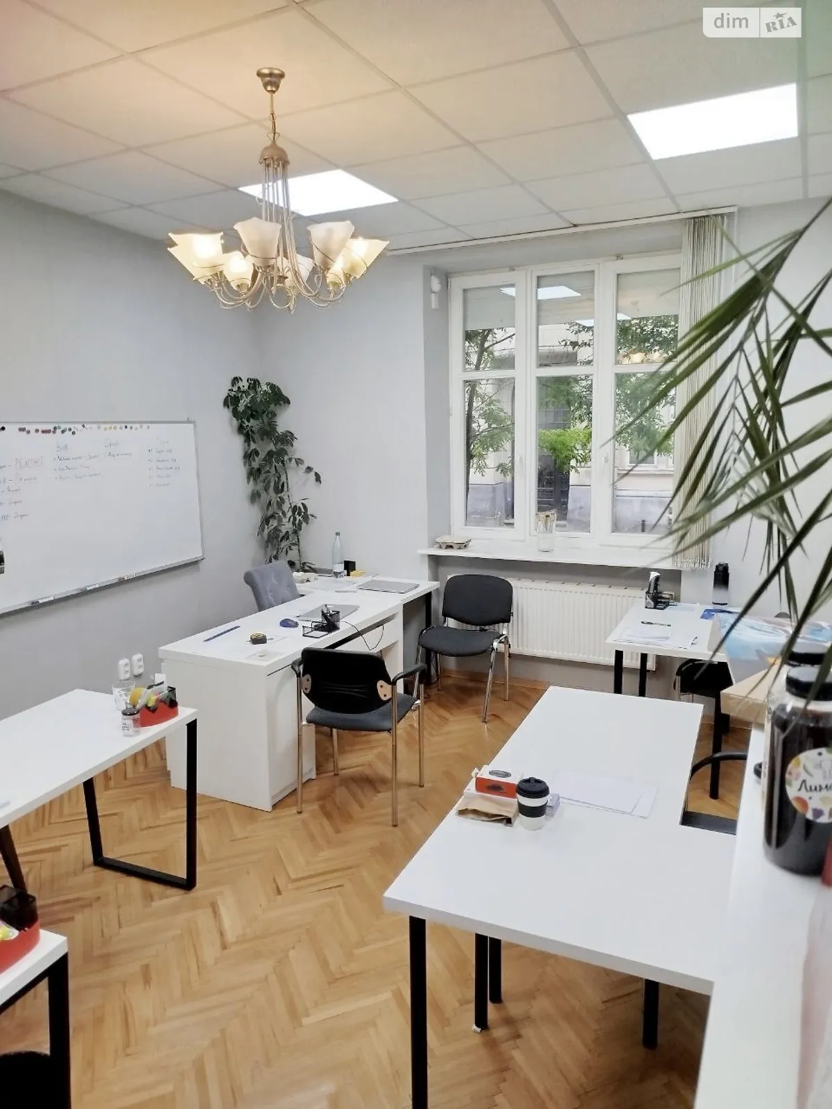 Продается офис 85 кв. м в бизнес-центре, цена: 220000 € - фото 1