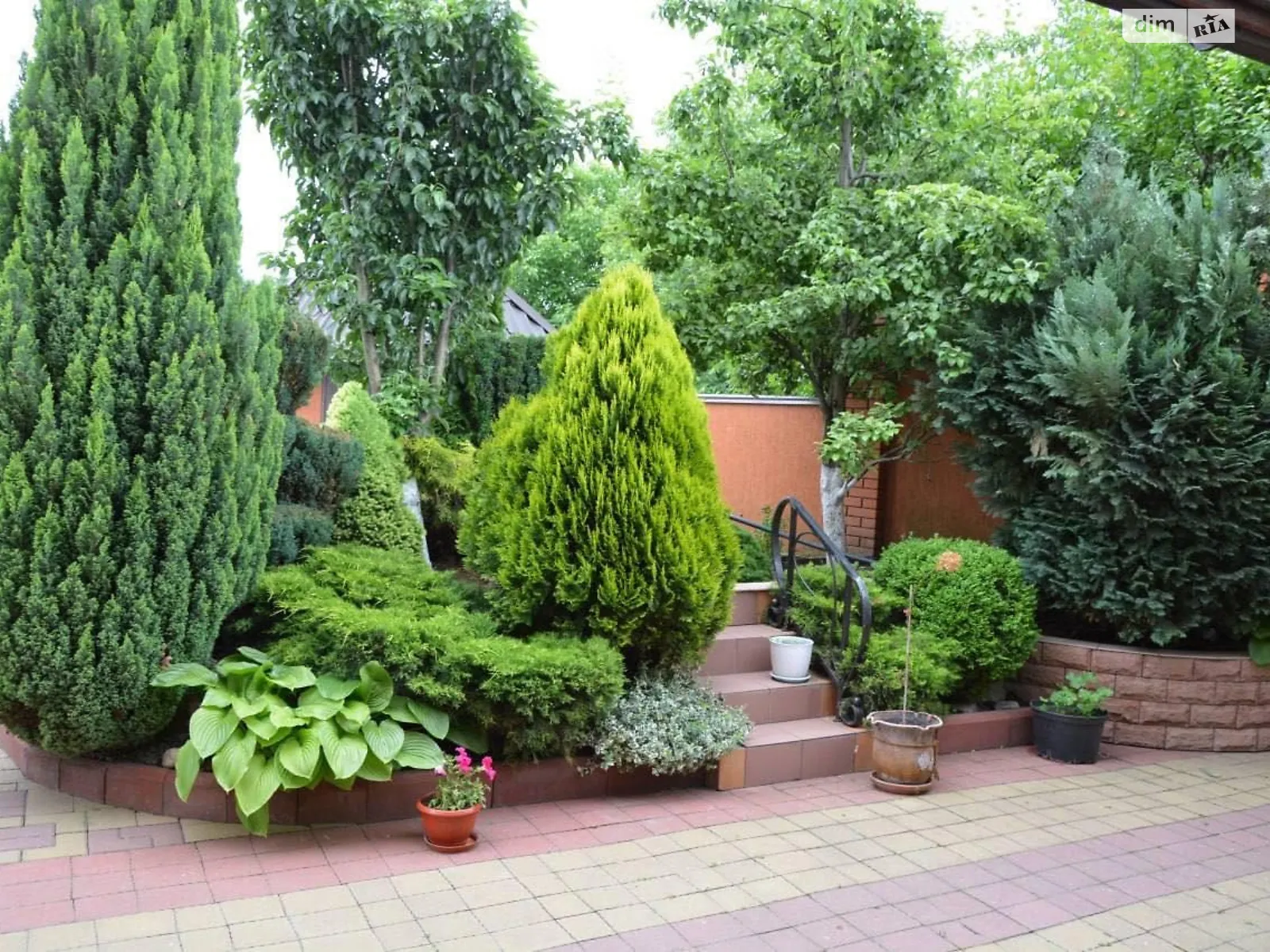 Продается дом на 2 этажа 350 кв. м с бассейном, цена: 420000 $ - фото 1