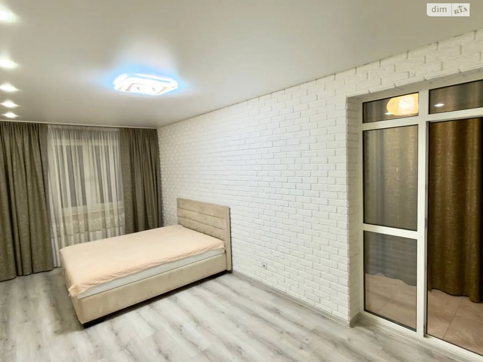 Продается 2-комнатная квартира 60 кв. м в Виннице, ул. Трамвайная - фото 1