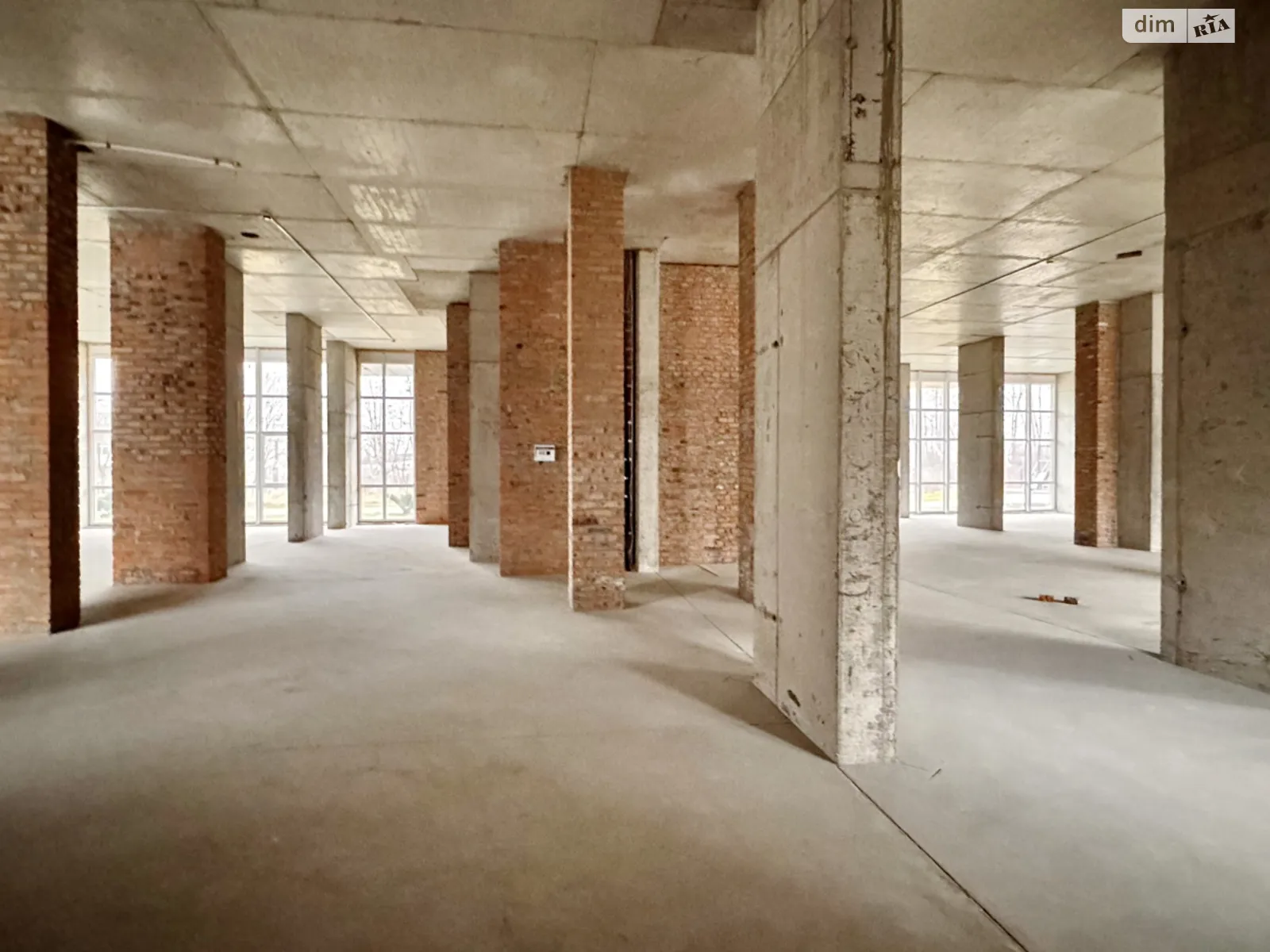 Продается помещения свободного назначения 233.6 кв. м в 10-этажном здании, цена: 368000 $ - фото 1