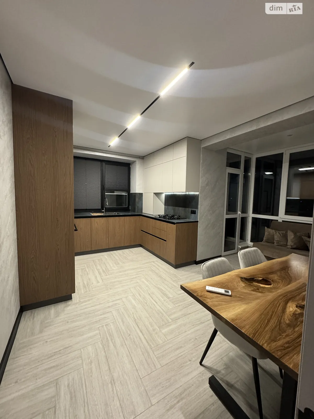 Продается 1-комнатная квартира 70.7 кв. м в Хмельницком, ул. Панаса Мирного, 16/4 - фото 1