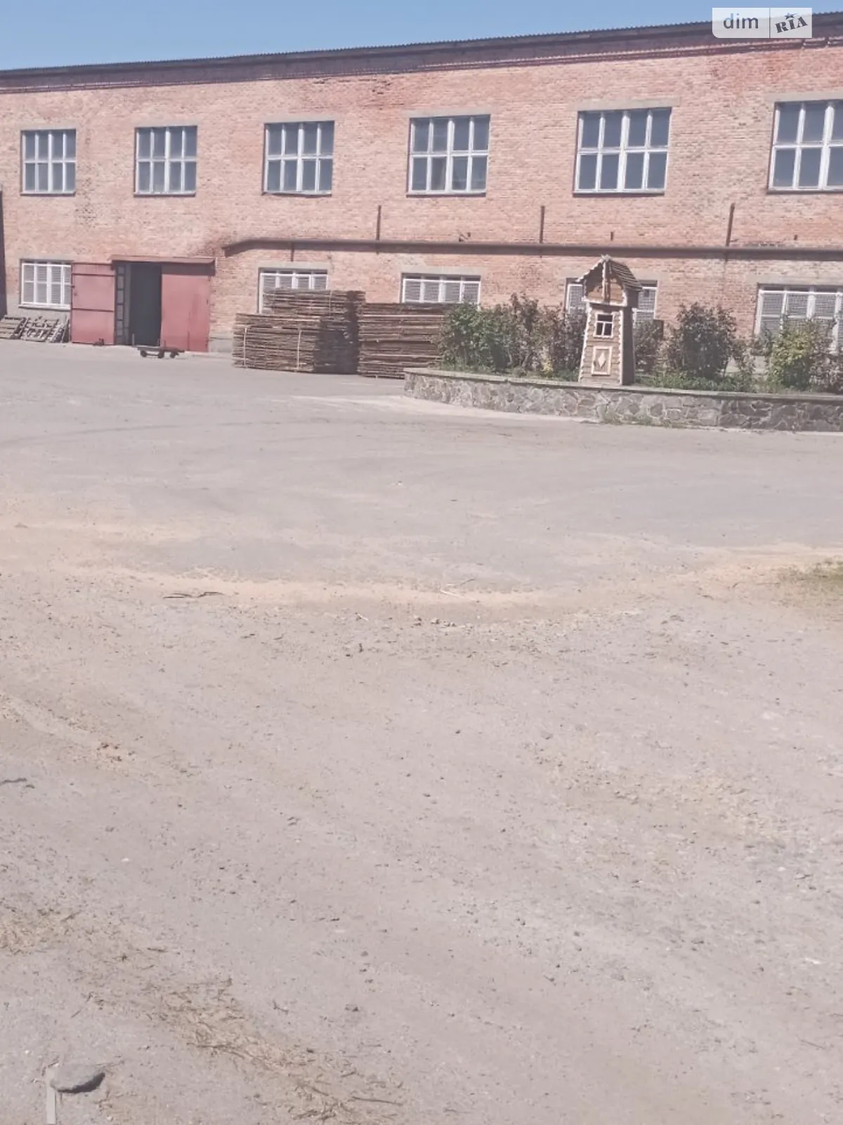 Продается объект сферы услуг 2544.2 кв. м в 3-этажном здании, цена: 899000 $ - фото 1