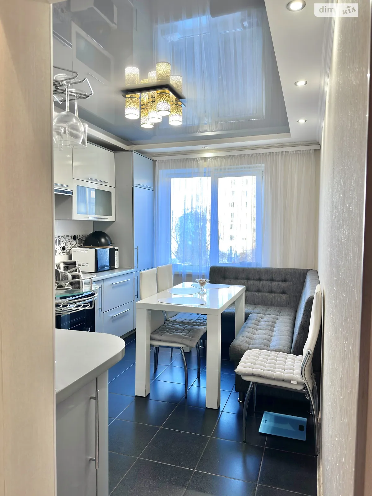 Продается 3-комнатная квартира 64.3 кв. м в Днепре, пер. Парусный, 12 - фото 1