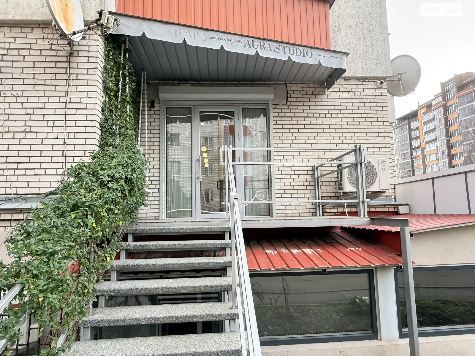 Сдается в аренду помещения свободного назначения 67 кв. м в 9-этажном здании, цена: 25000 грн - фото 1