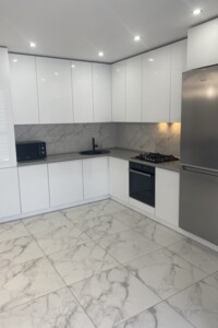 Зніму квартиру в Тернополі  довгостроково