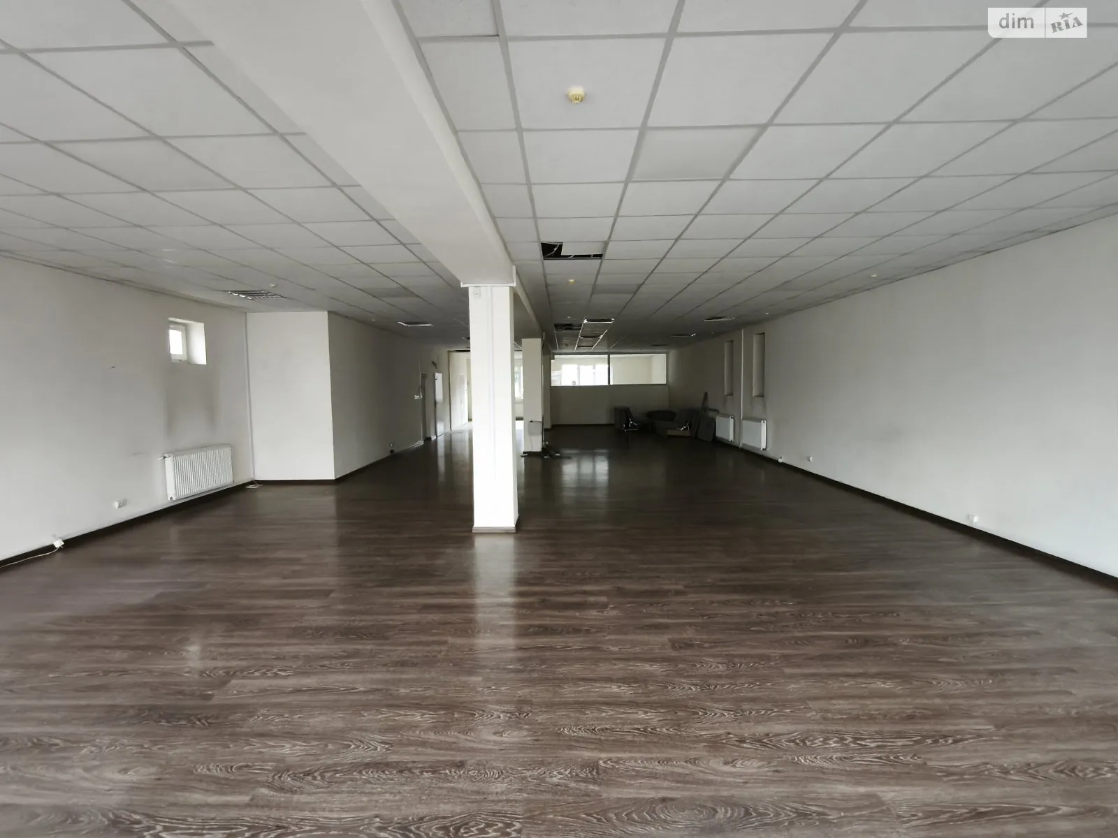 Здається в оренду офіс 215 кв. м в бізнес-центрі, цена: 1000 $ - фото 1