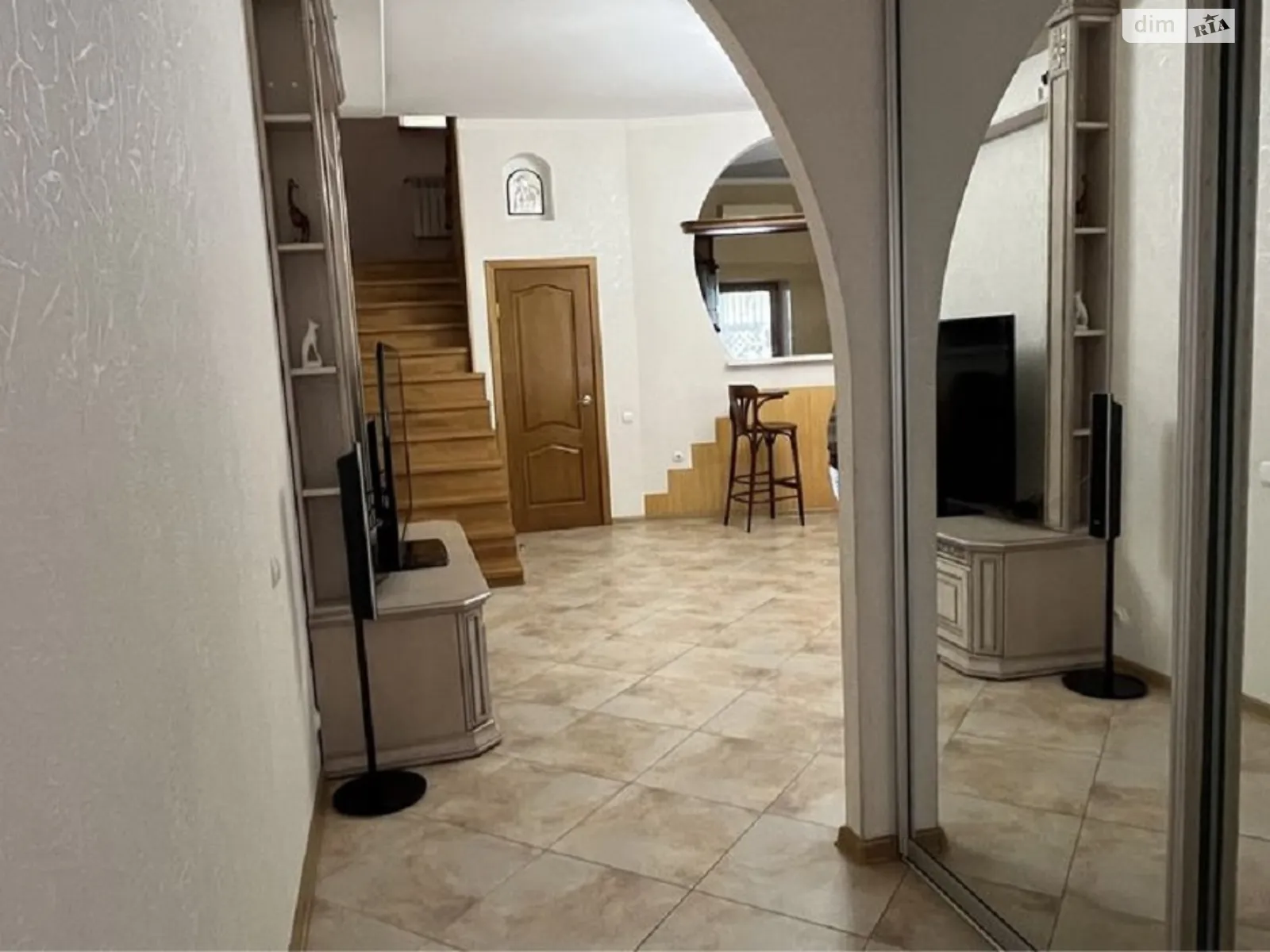 Продается дом на 2 этажа 213.2 кв. м с мансардой, цена: 150000 € - фото 1