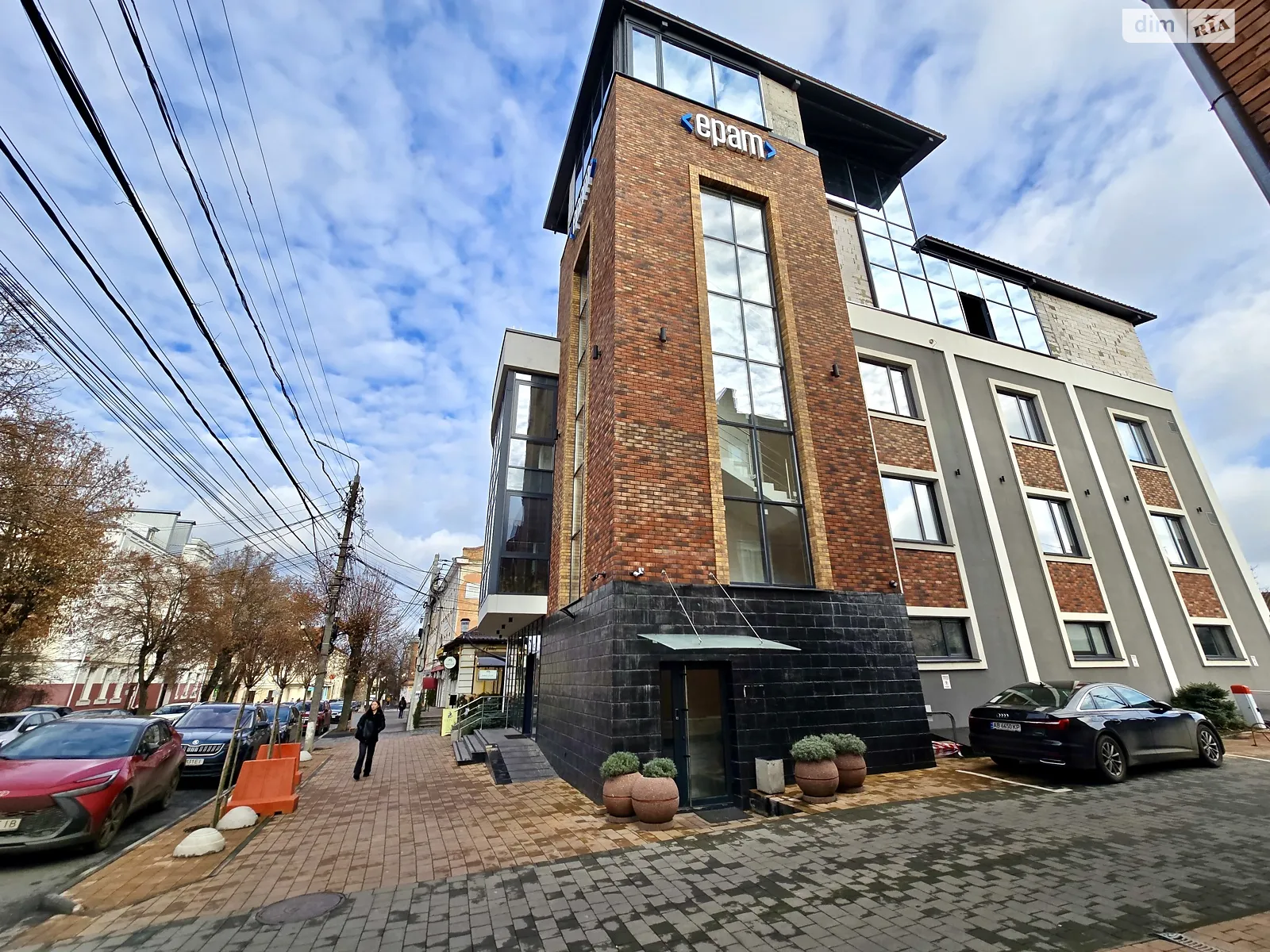 Сдается в аренду помещения свободного назначения 180 кв. м в 3-этажном здании, цена: 1800 $ - фото 1