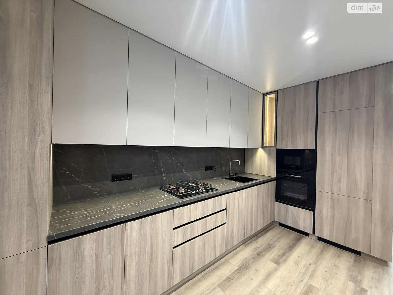 Продається 2-кімнатна квартира 85 кв. м у Чернівцях, вул. Чорновола В'ячеслава, 1 - фото 1