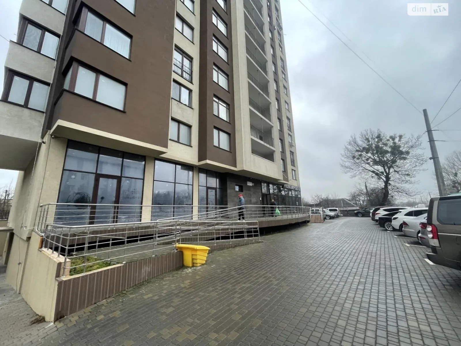 Сдается в аренду помещения свободного назначения 182.4 кв. м в 16-этажном здании, цена: 65000 грн - фото 1