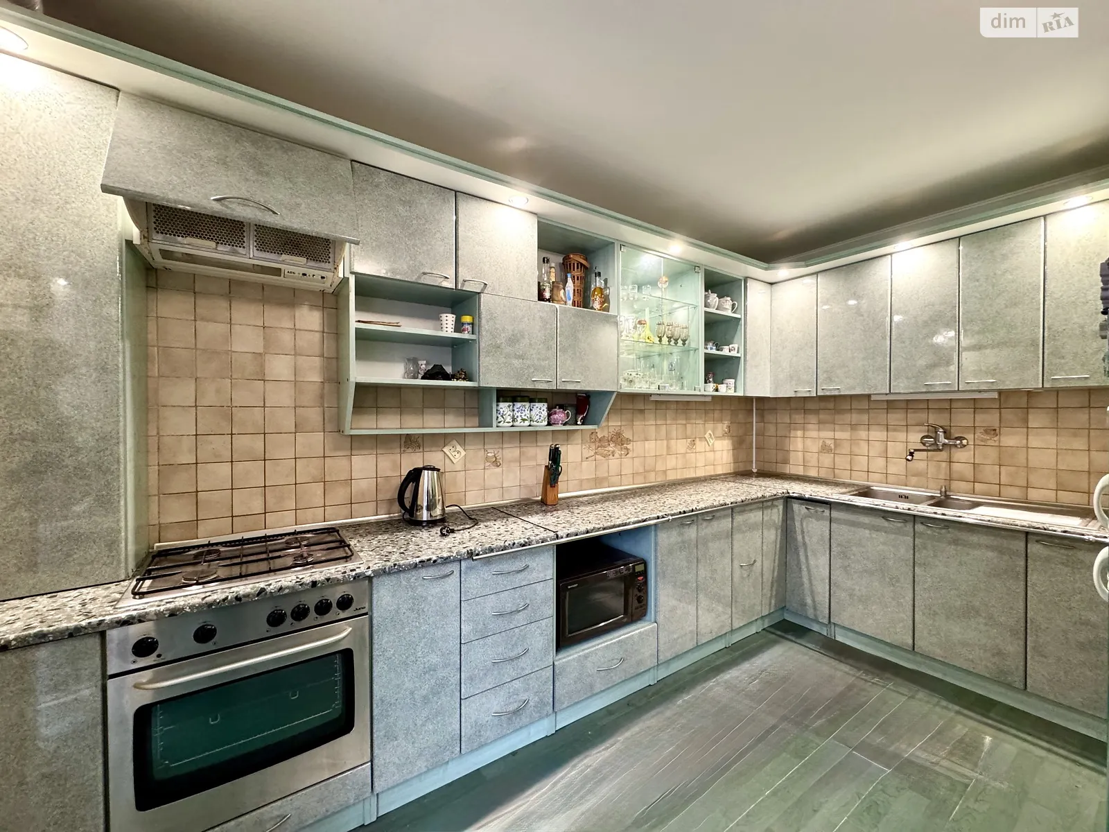 5-кімнатна квартира 271 кв. м у Тернополі, вул. Смакули - фото 1