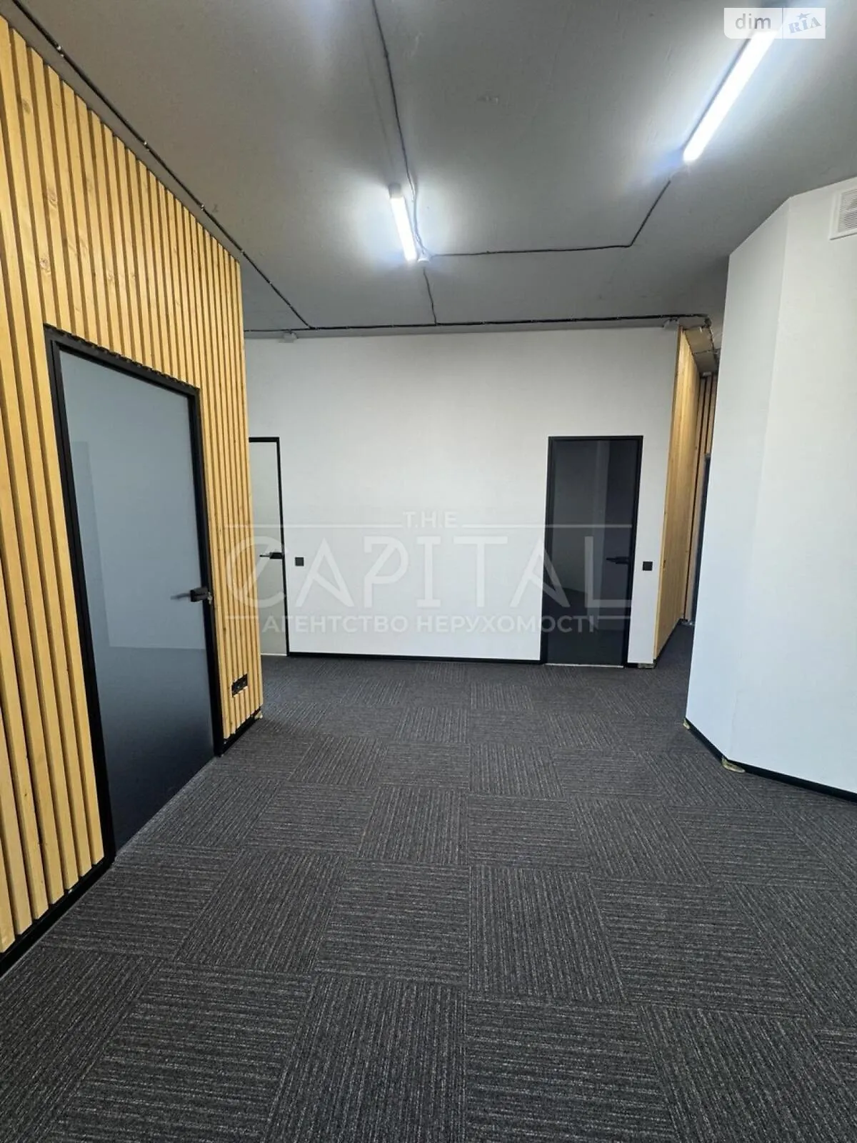 Сдается в аренду офис 118.3 кв. м в бизнес-центре, цена: 2100 $ - фото 1