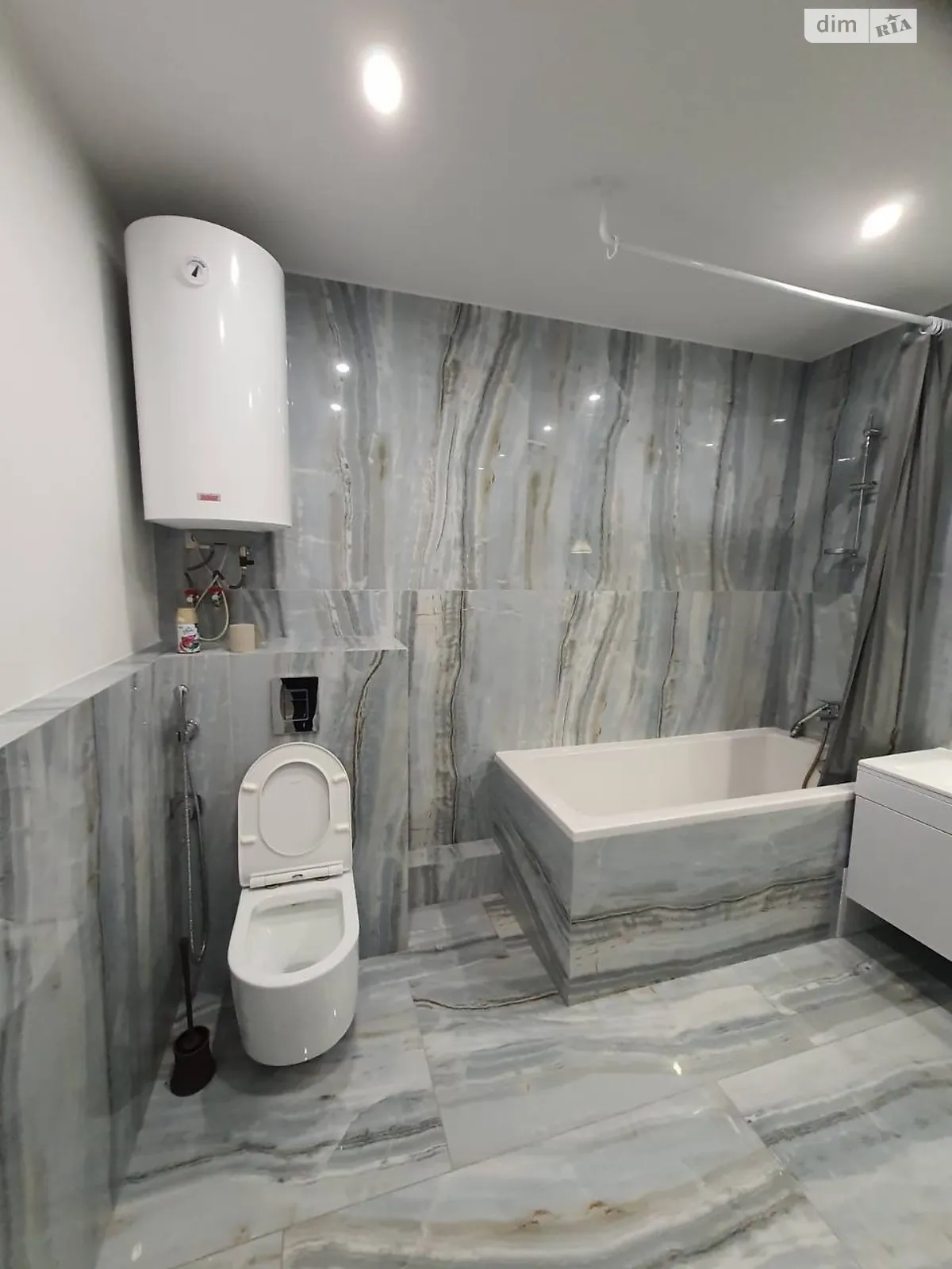 Сдается в аренду 1-комнатная квартира 50 кв. м в Хмельницком, ул. Свободы, 20/5 - фото 1