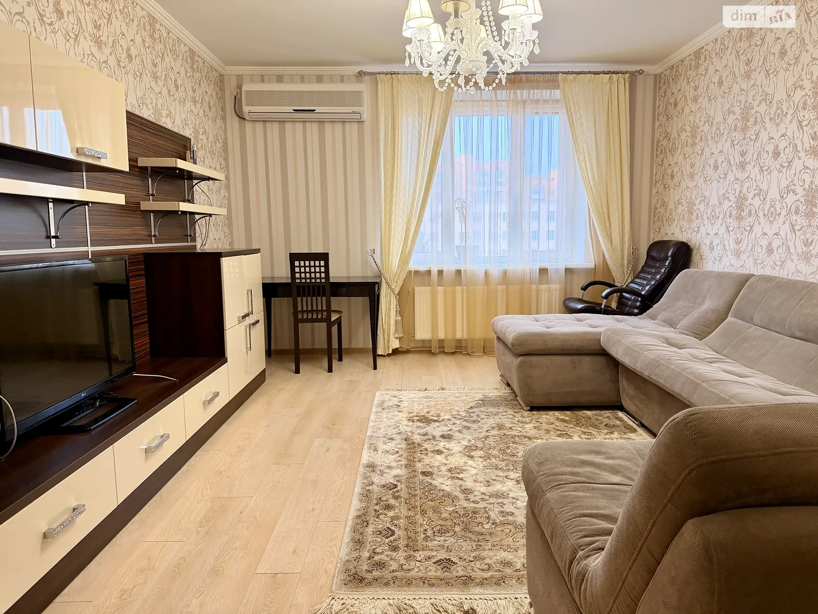 Продается 2-комнатная квартира 75 кв. м в Полтаве, вул. Соборности, 40Д - фото 1