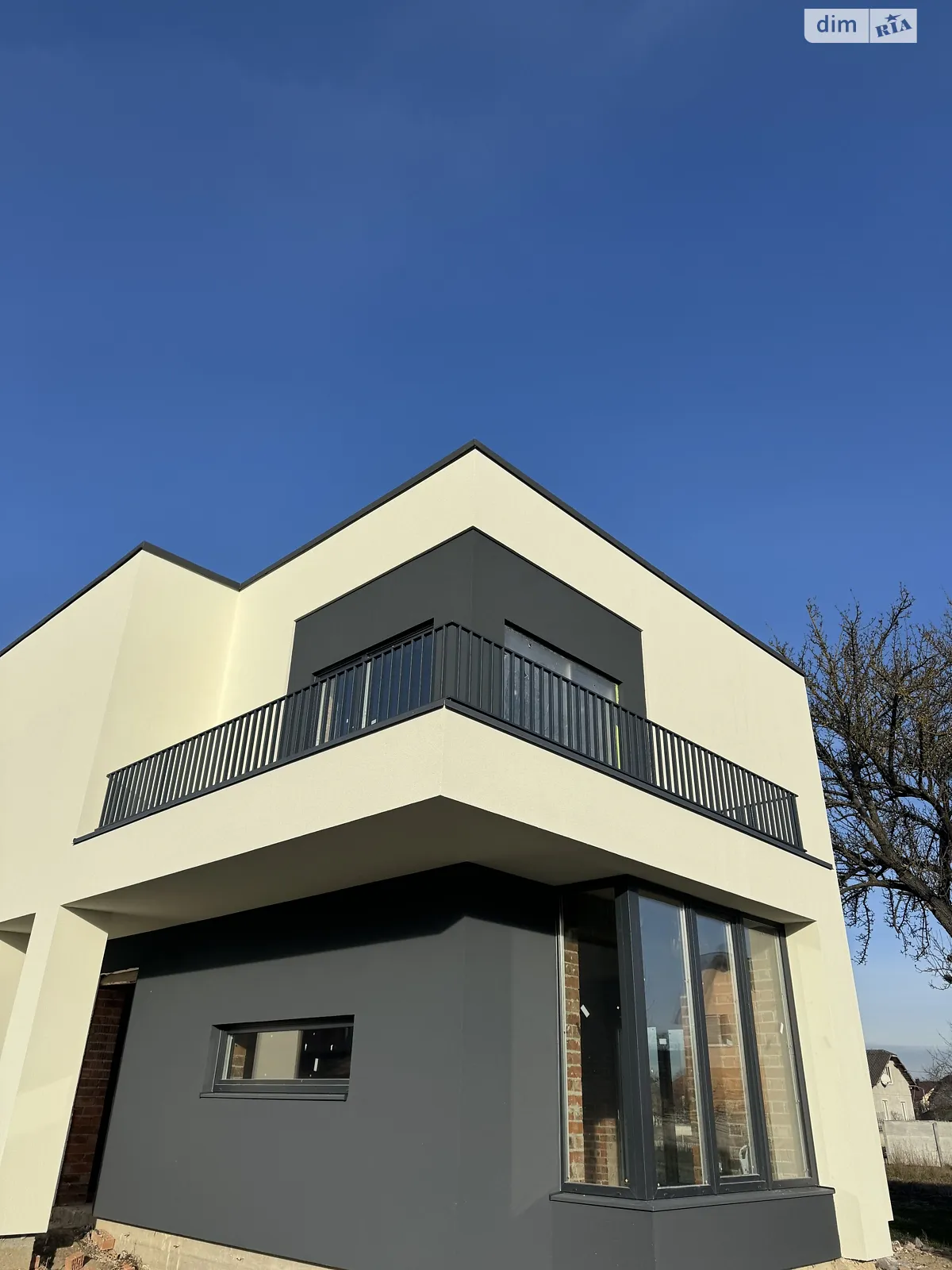 Продается дом на 2 этажа 136 кв. м с беседкой, цена: 100000 $ - фото 1