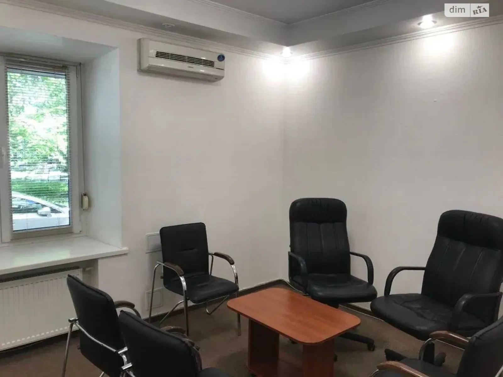 Сдается в аренду офис 108 кв. м в бизнес-центре, цена: 35000 грн - фото 1