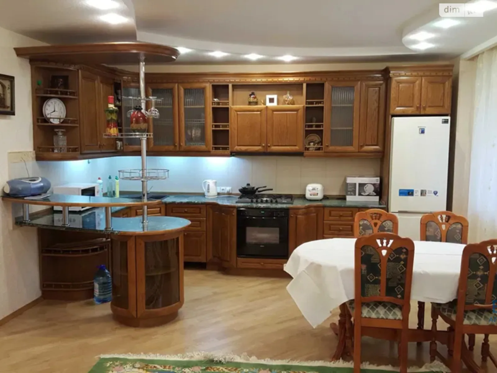 Сдается в аренду 3-комнатная квартира 140 кв. м в Киеве, просп. Владимира Ивасюка, 16Д/1 - фото 1