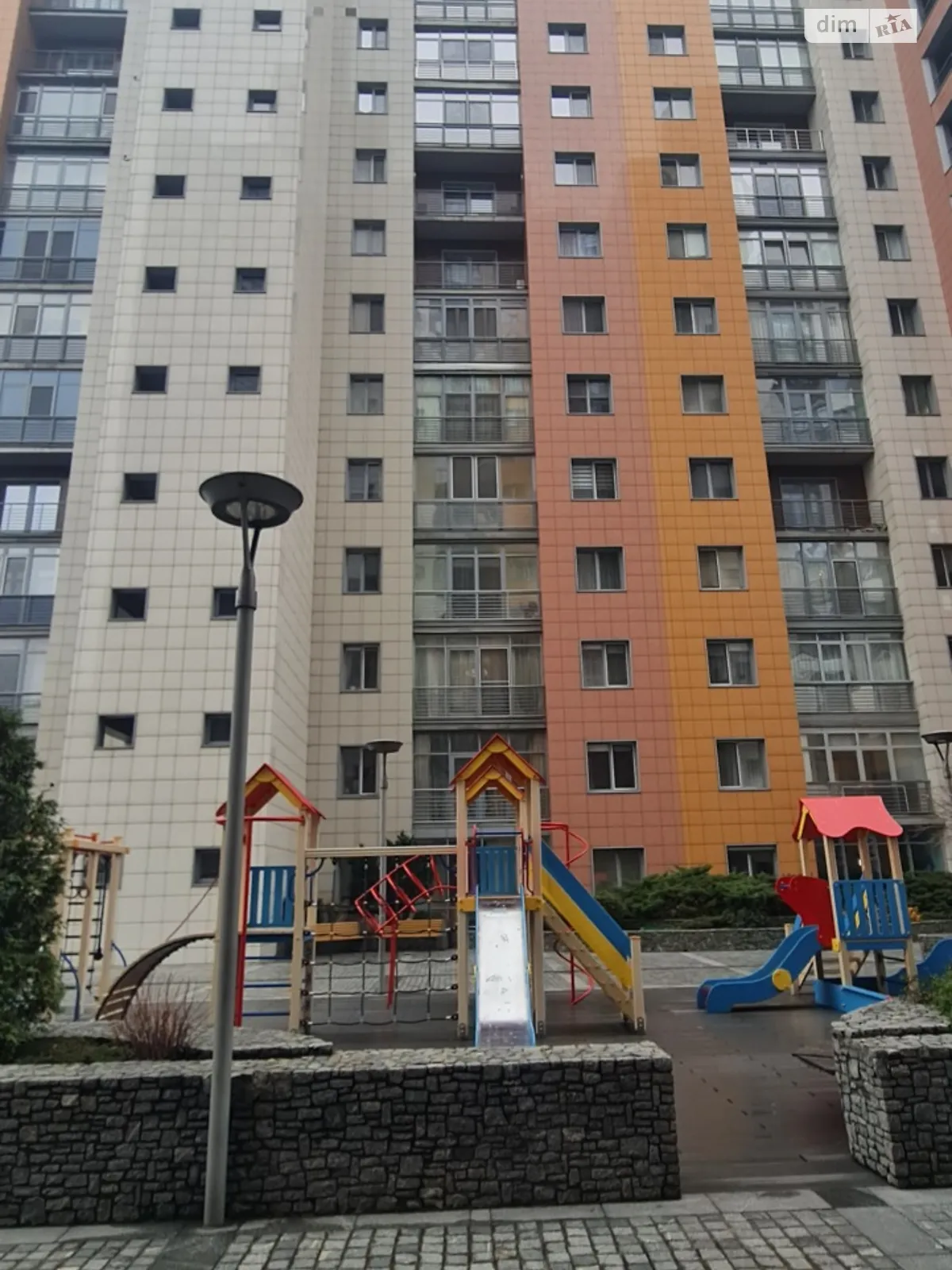 Продається 1-кімнатна квартира 125 кв. м у Дніпрі, узвіз Крутогірний, 28 корпус 4 - фото 1