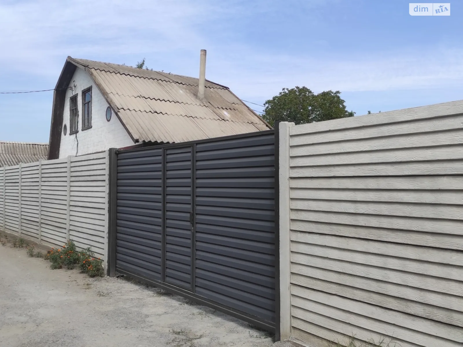 Продается дом на 2 этажа 47 кв. м с участком, цена: 18000 $ - фото 1