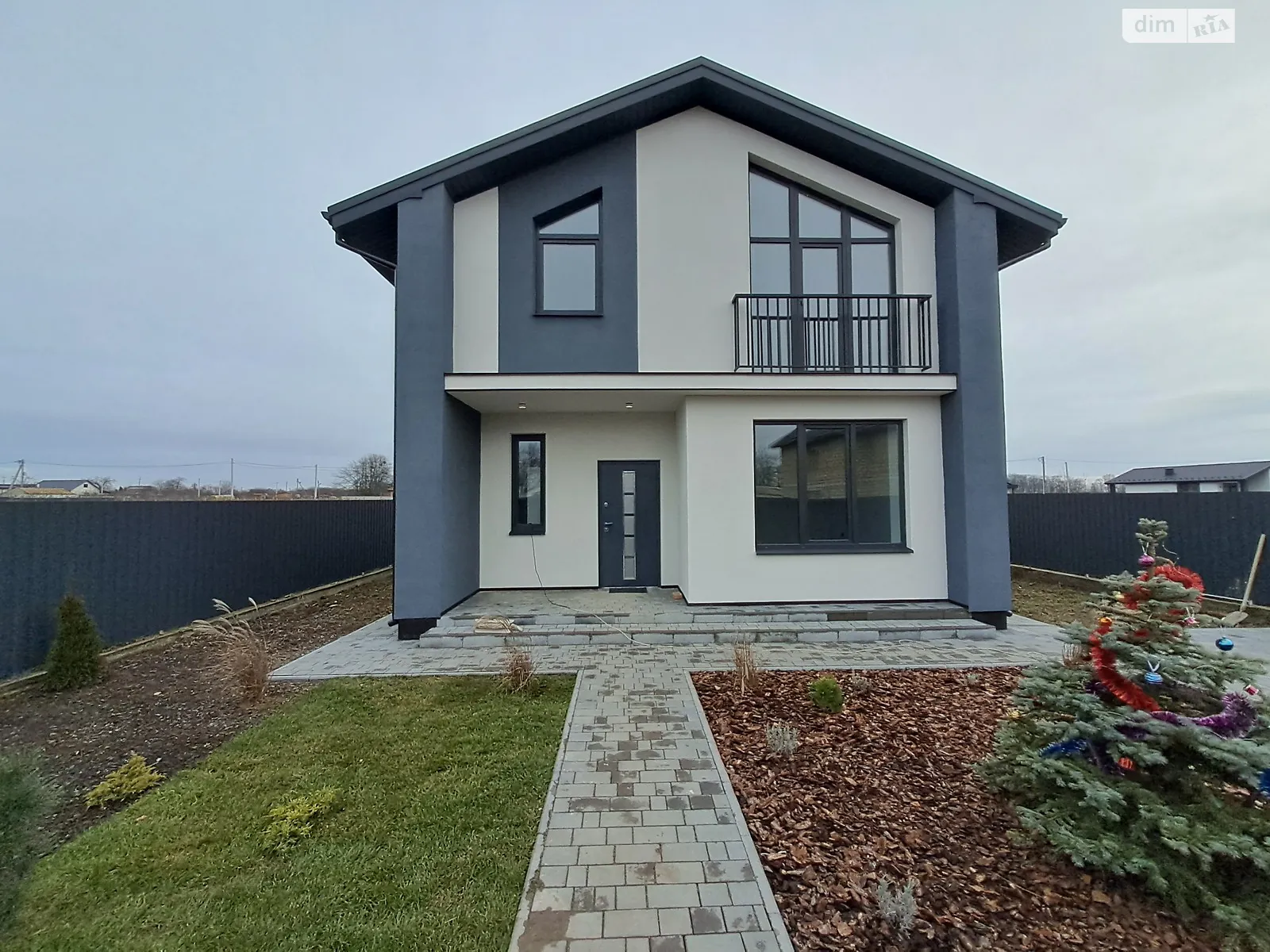 Продается дом на 2 этажа 120 кв. м с балконом, цена: 149990 $ - фото 1