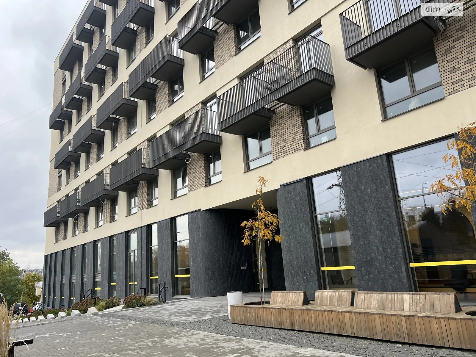 Сдается в аренду помещения свободного назначения 73.4 кв. м в 8-этажном здании, цена: 60000 грн - фото 1