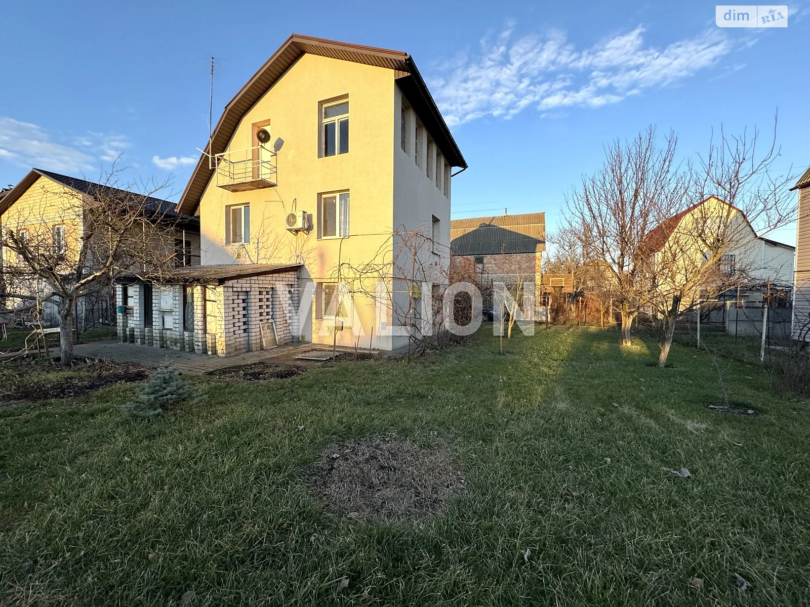 Продается дом на 3 этажа 103.3 кв. м с гаражом, цена: 69000 $ - фото 1