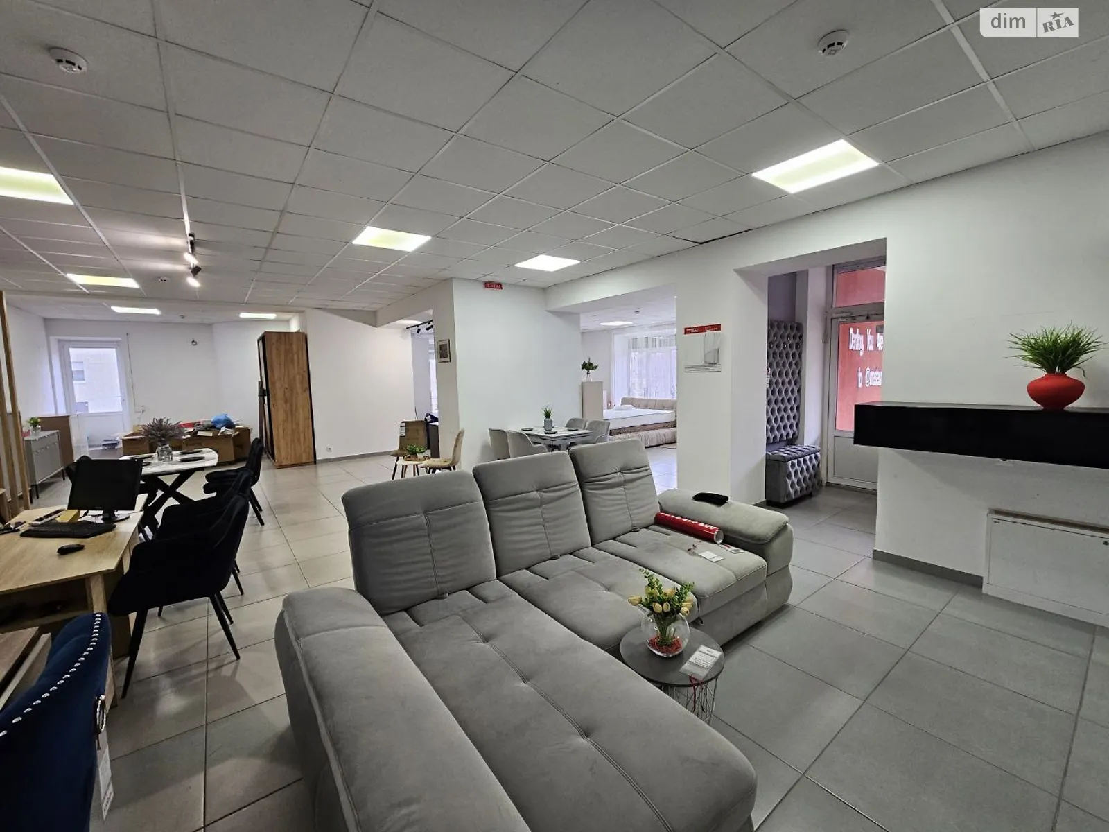 Сдается в аренду помещения свободного назначения 121.4 кв. м в 10-этажном здании, цена: 36600 грн - фото 1