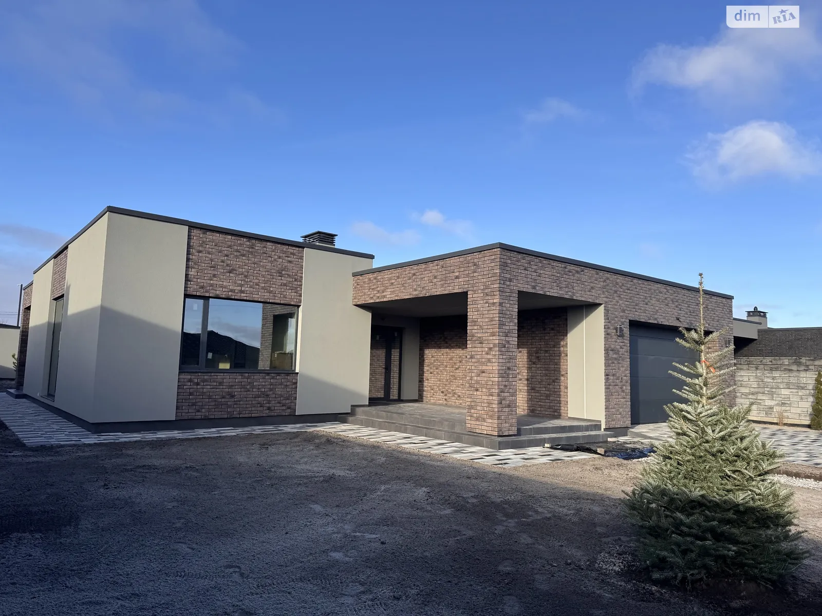 Продается одноэтажный дом 222 кв. м с камином, цена: 375000 $ - фото 1