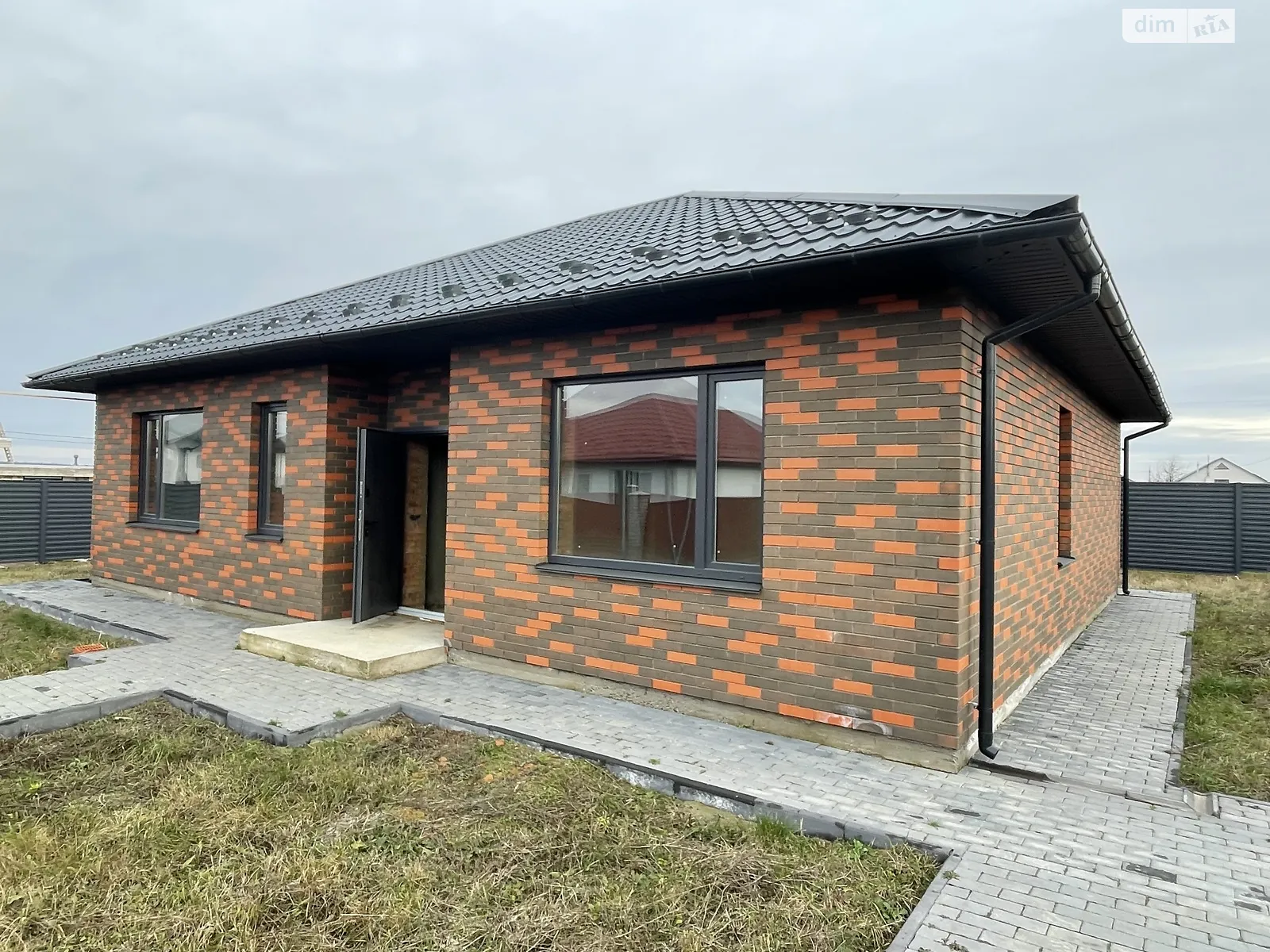 Продається одноповерховий будинок 100 кв. м з садом, цена: 72500 $ - фото 1